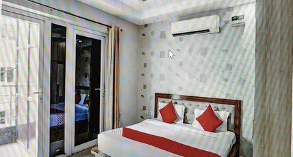 Hotel O Royal Plaza Room Type - Classic