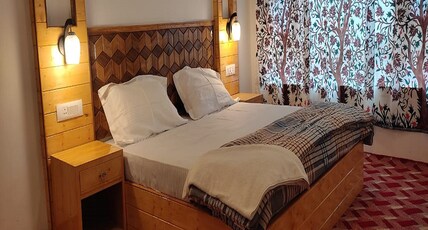 Elite Cottage Room Type - Deluxe Room(Heating Electric Blanket)