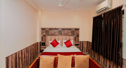 Laxman Residency Room Type - SUITE SINGLE AC