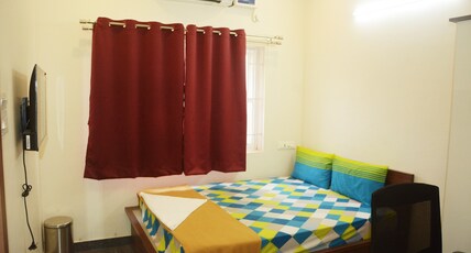 Urban Stay Room Type - Queen Room