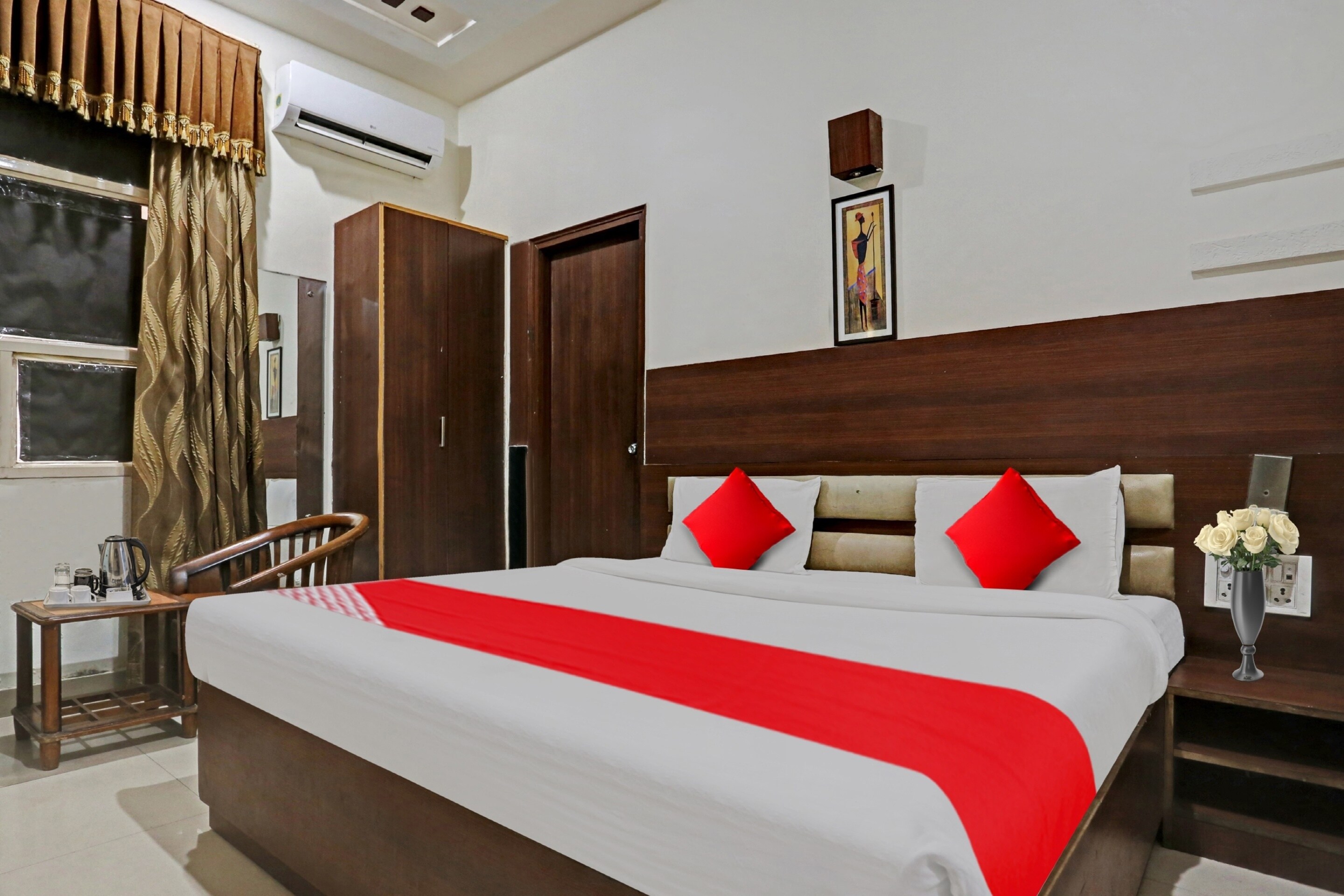 Hotel O POP Hotel Shubham - Tap to explore photos
