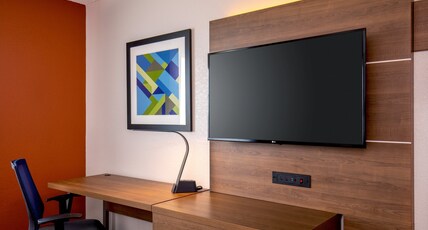 Holiday Inn Express Chesapeake - Norfolk Room Type - 1 Kng Stndrd Comm Mobil Access Tran Shwr