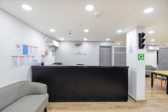 Photos of Super Townhouse The Royal Retreat