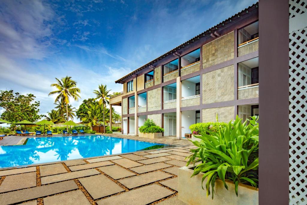 Cinnamon Bey Beruwala Hotel - Tap to explore photos