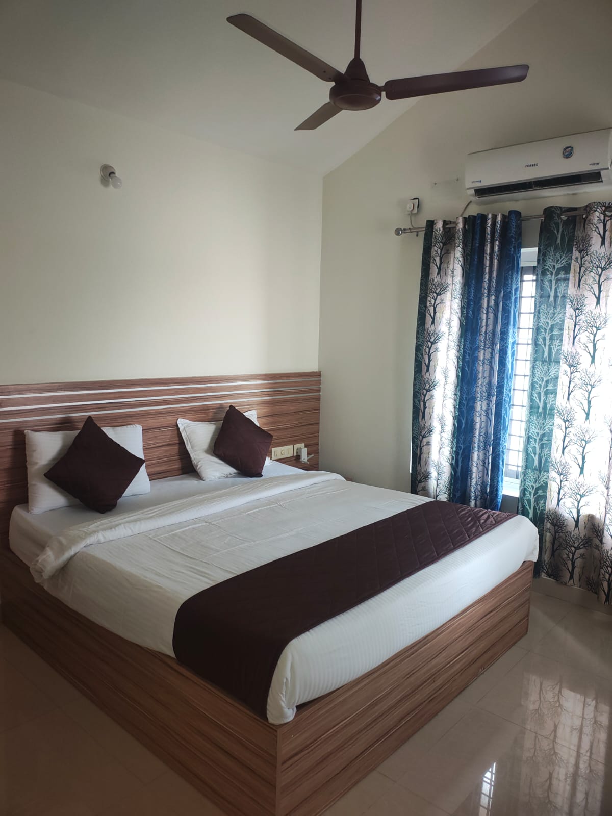 HK Villa 11 3Bhk - Tap to explore photos