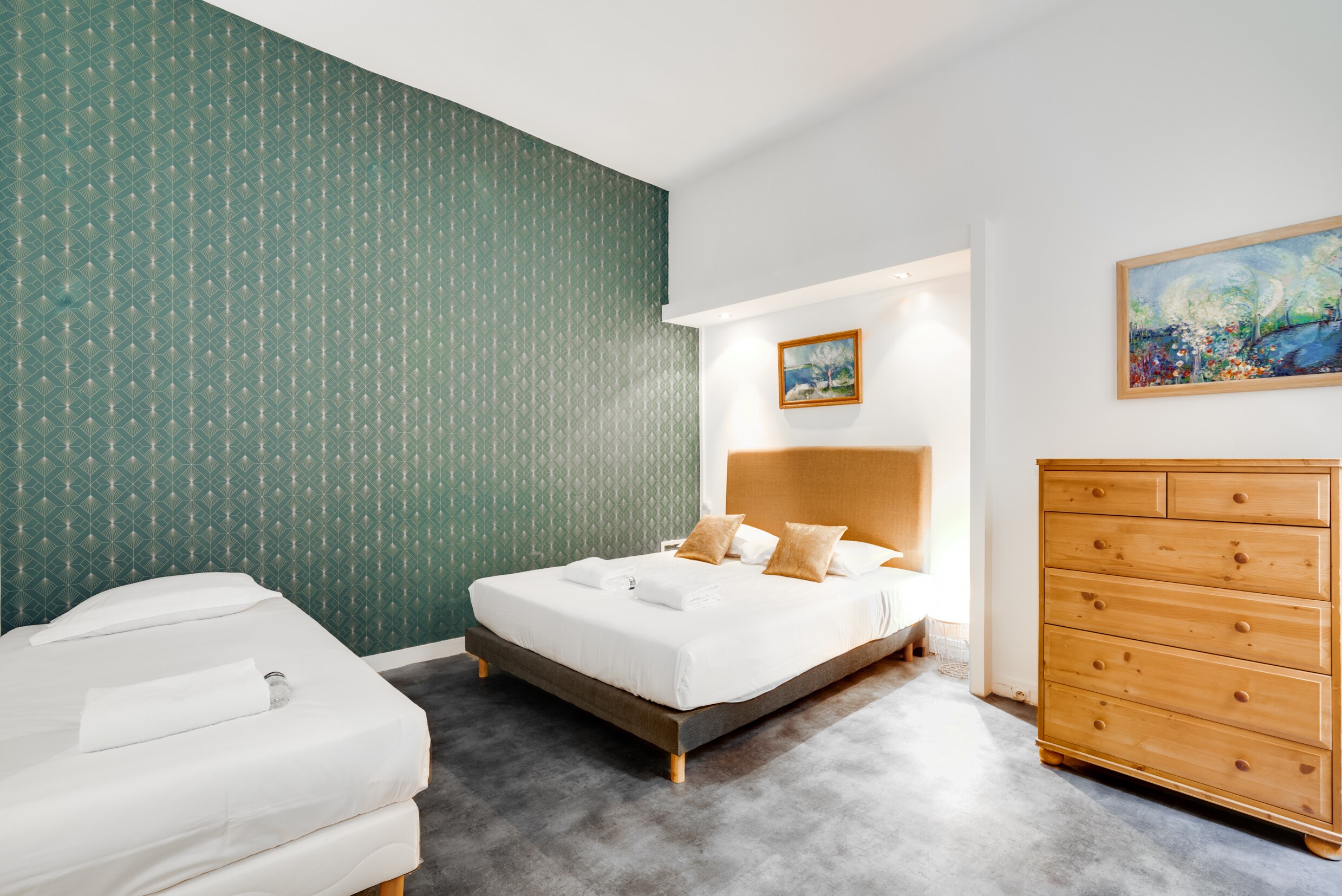 Chic apartment - 2BR/5P - Boulevard Saint-Germain - Tap to explore photos