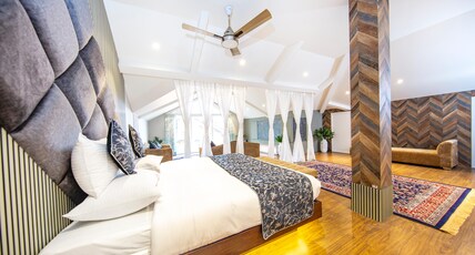 Elegance in Nigeen Room Type - Executive Suite