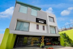 Address of Super Townhouse by OYO Zirakpur Bus Stand Formerly Hotel Citi Inn