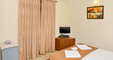 Henry's Place. Room Type - Luxury Family Room