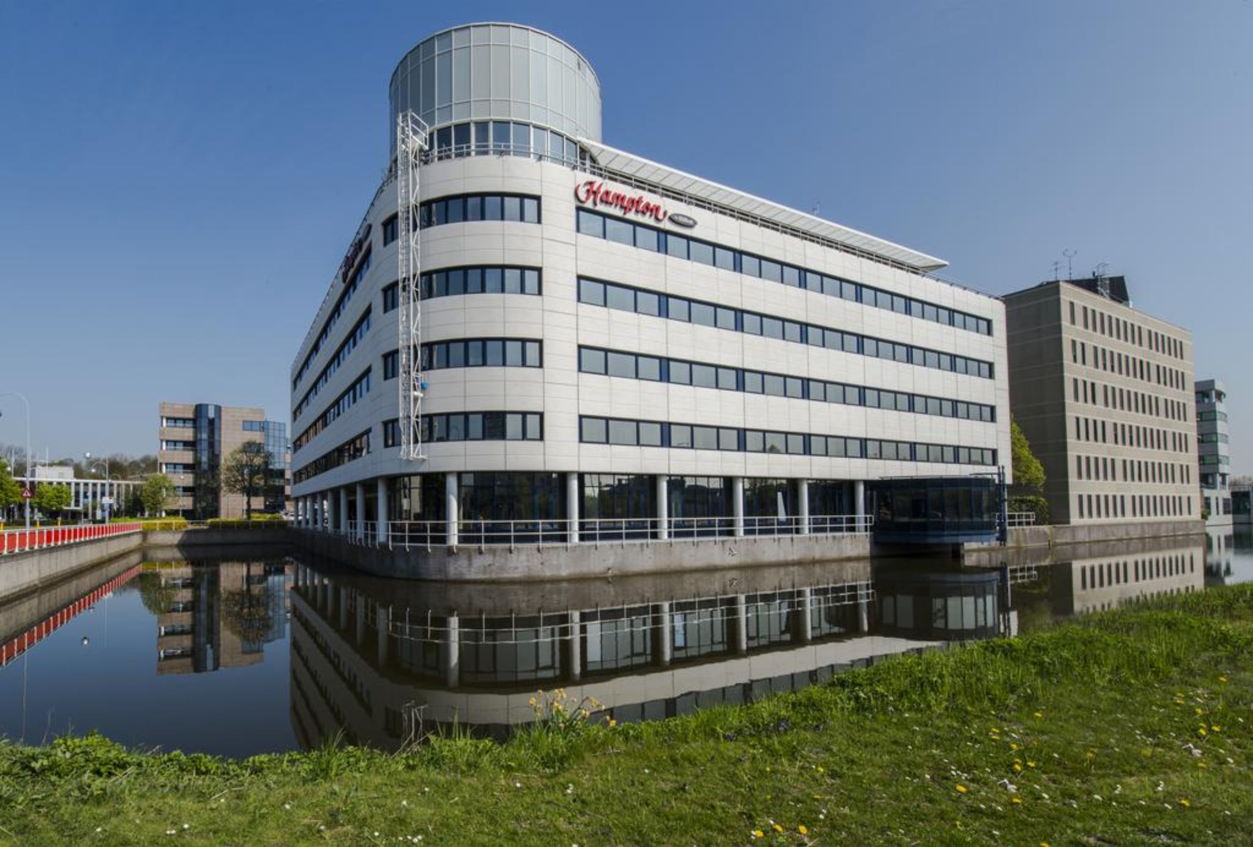 Hampton by Hilton Amsterdam Airport Schiphol - Tap to explore photos