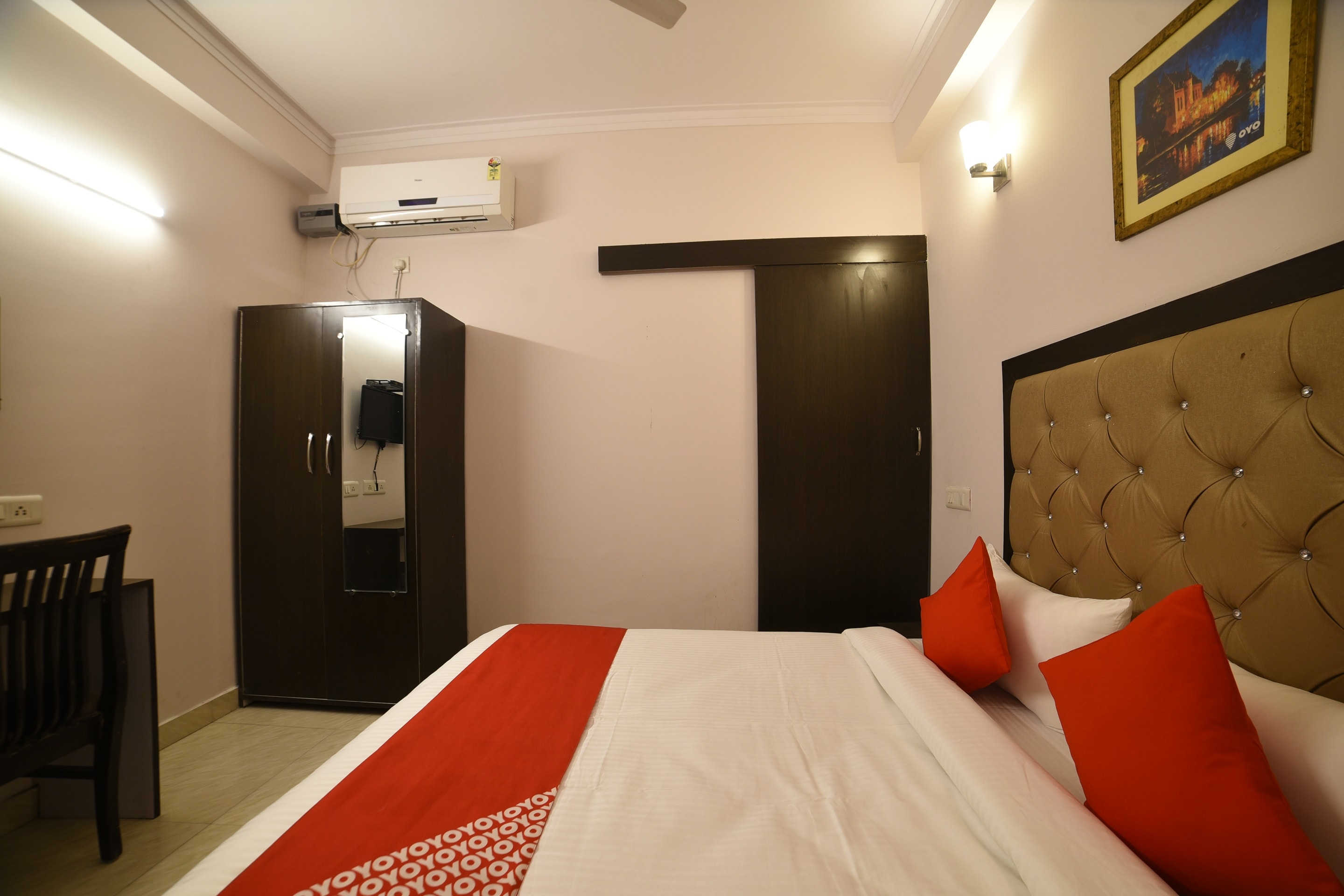 Hotel O Cross Winds Sector 62 - Tap to explore photos