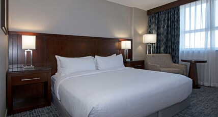 Doubletree by Hilton Hotel Kamloops Room Type - 1KG MOB HEAR ACC RI-SHW NS