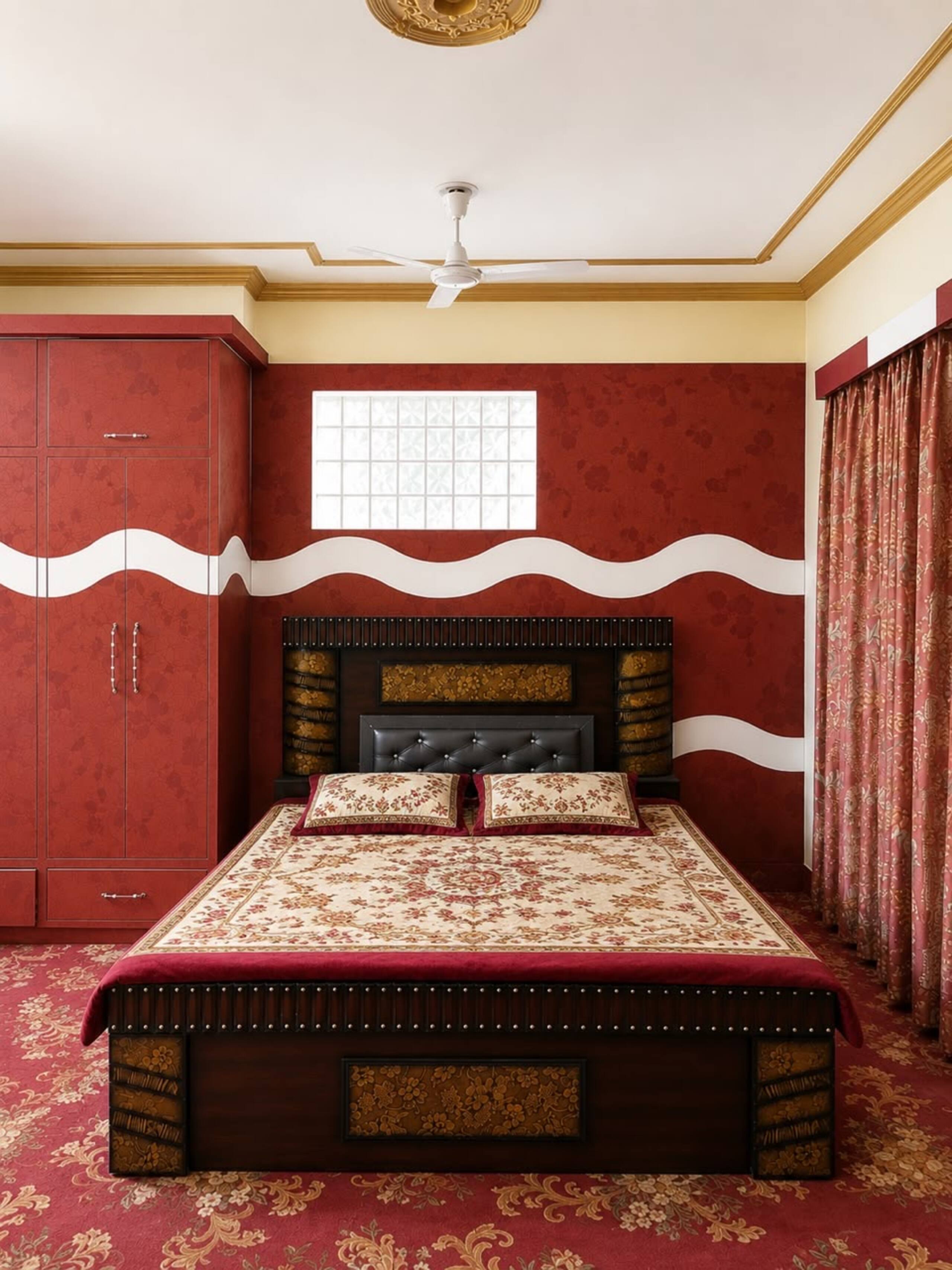 Chinar Deluxe Suite - Tap to explore photos