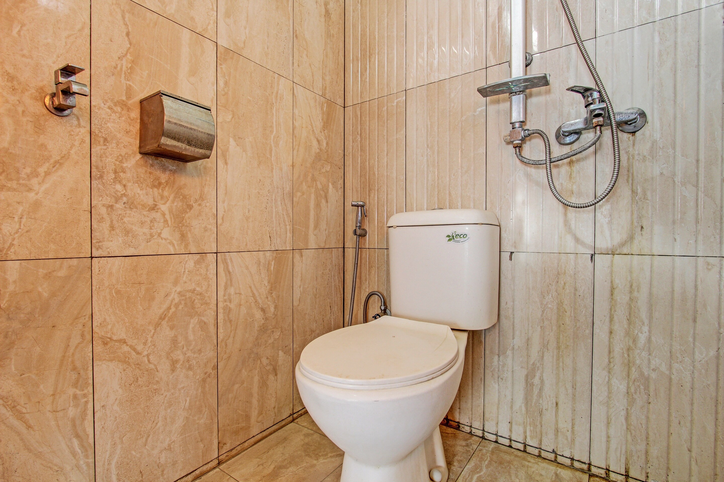 Hotel O Amole Homestay Syariah - Tap to explore photos