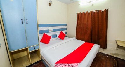 Collection O Lashkar Gwalior formerly Hotel Banjara Room Type - Deluxe (3X) Collection O Lashkar Gwalior formerly Hotel Banjara Room Type - Deluxe (3X)
