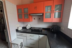 AshKrish Stays - Cozy Premium Room in an Apartment