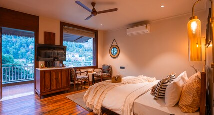 Indulge Mcleodganj by Pack Room Type - Luxury Villa (with valley view and bathtub)