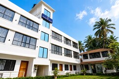 Morjim Pride Hotel with Swimming Pool near Morjim Beach