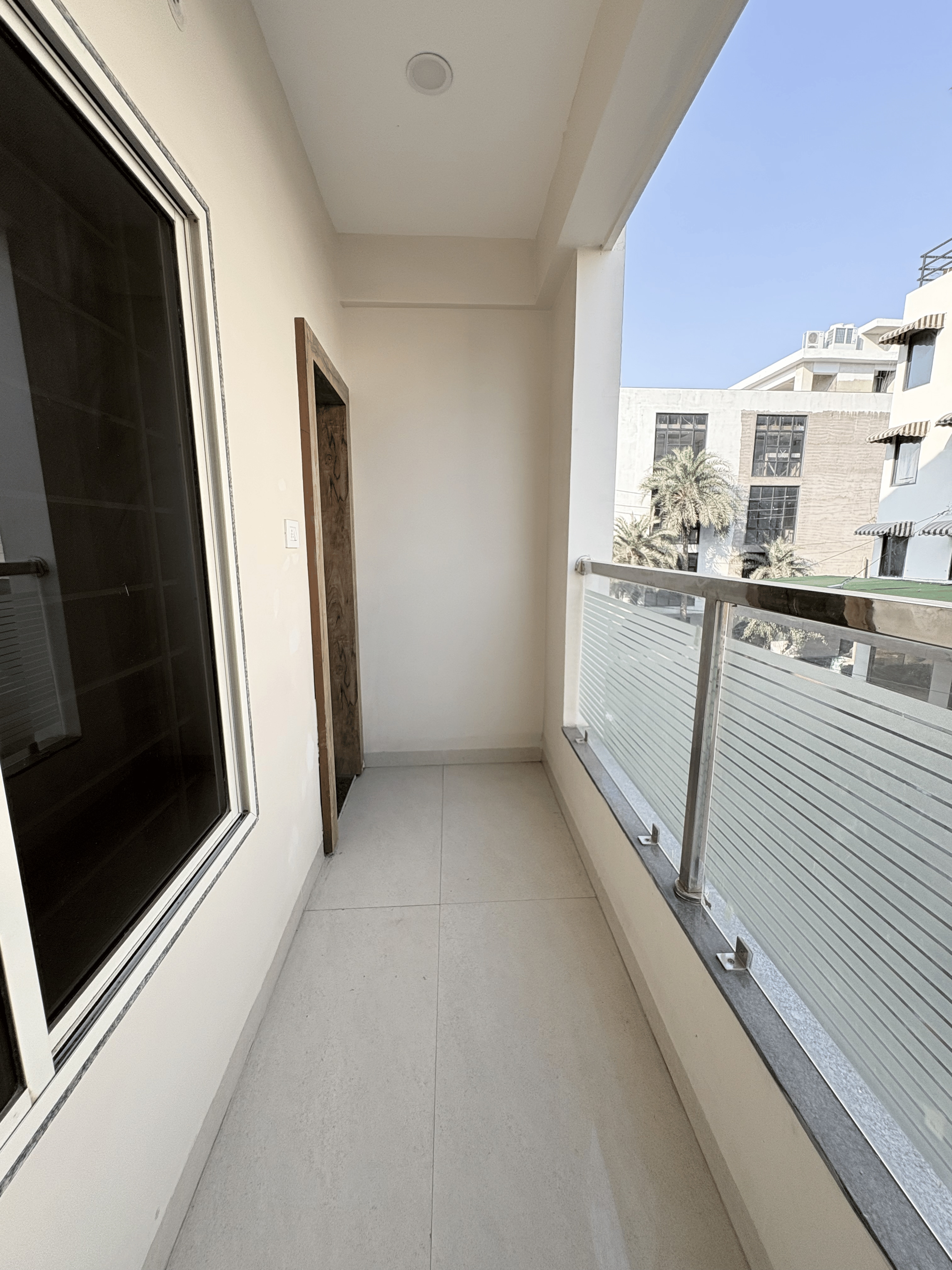 Hotel Synergy Stays - Tap to explore photos