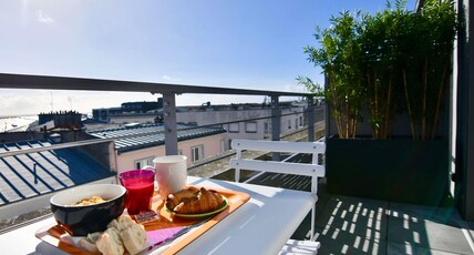 ibis Styles Brest Centre Port Room Type - Deluxe Room with 1 double bed, sea view and balcony