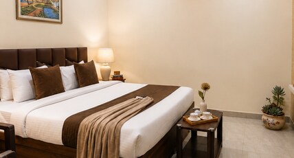 Hotel Peacock Inn Room Type - Deluxe Non AC