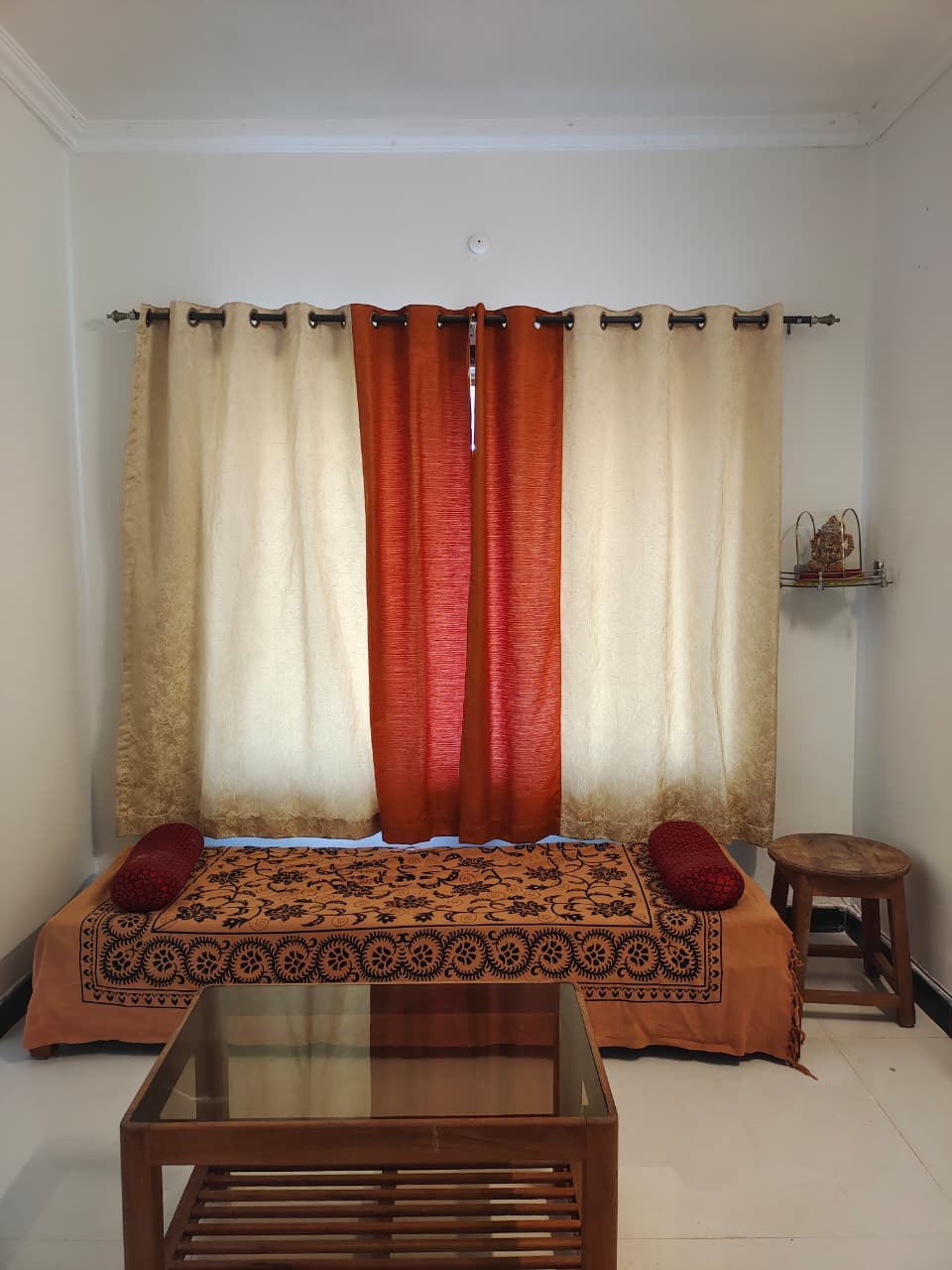 Sunrise Spacious 2BHK Near Railway - Tap to explore photos