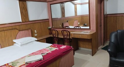 HOTEL  INDIA Room Type - AC King Bedroom