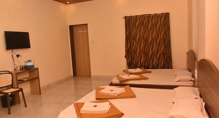 Janata Happy Home Matheran, 300 m from Matheran Railway Station Room Type - Deluxe Quadruple Room