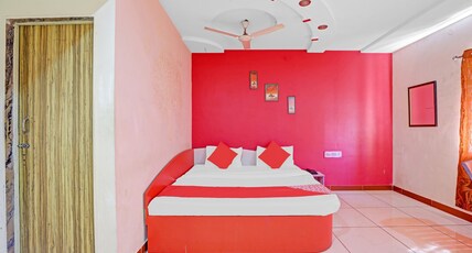 POP 83994B Hotel Velvet Room Type - Classic