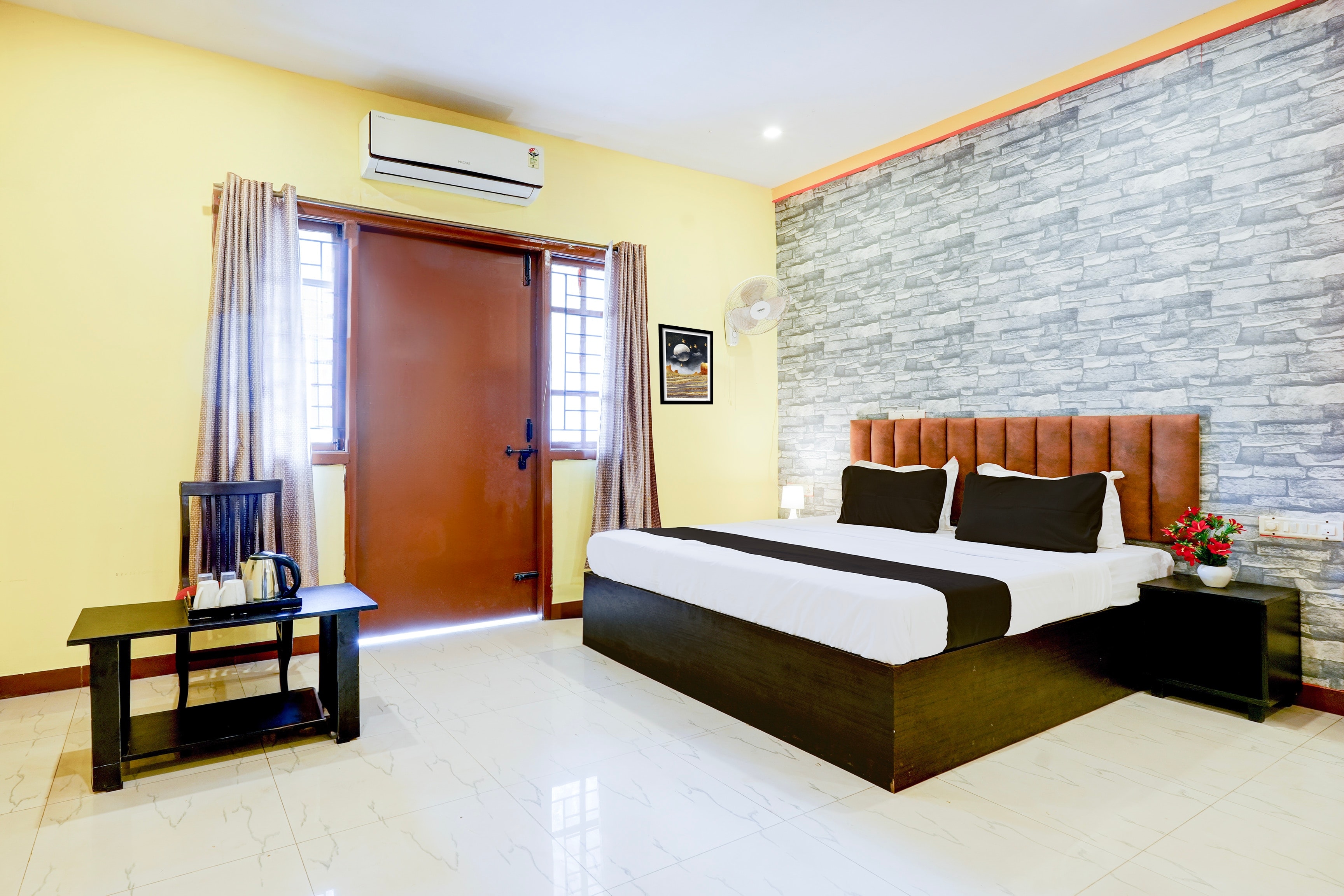Hotel O Hennagara Rd Bommasandara - Tap to explore photos