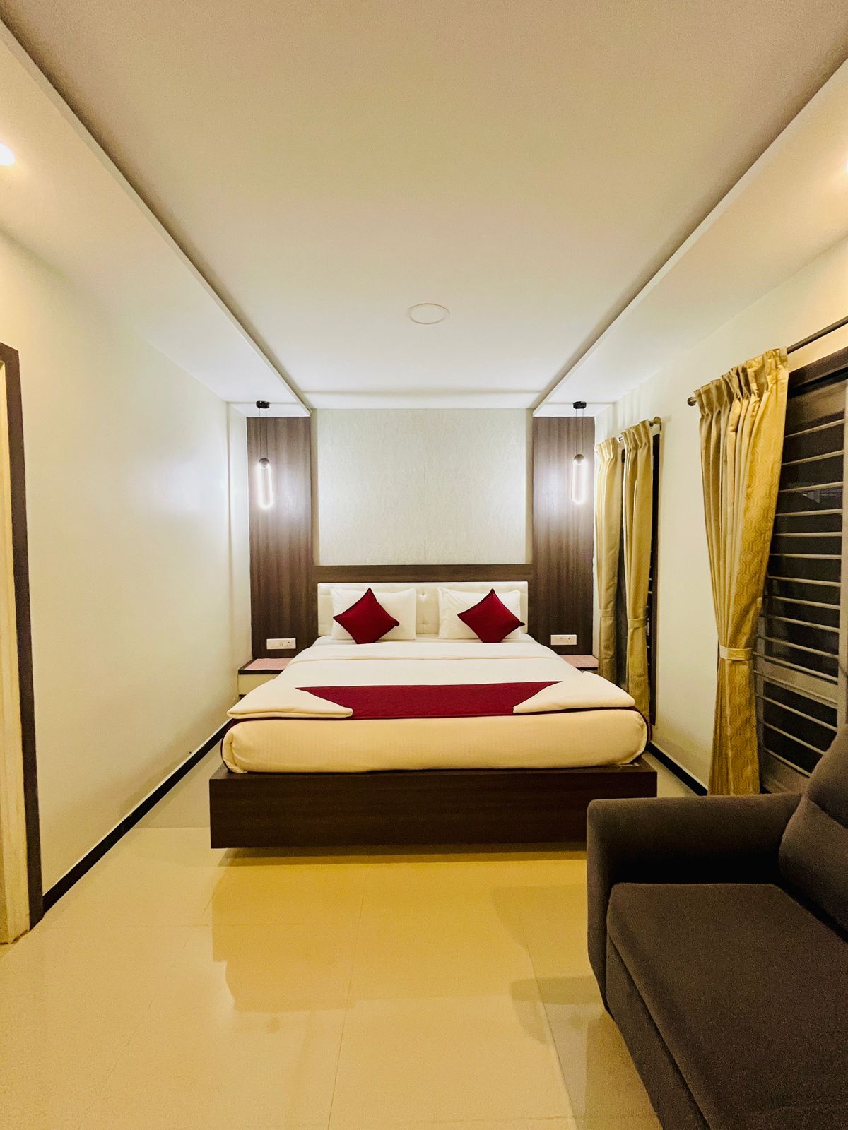 JMG Grand Home Stay - Tap to explore photos