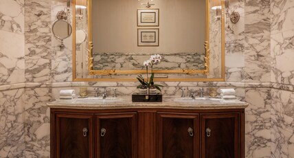 Waldorf Astoria Shanghai on the Bund by Hilton Room Type - BUND HERITAGE RIVER SUITE