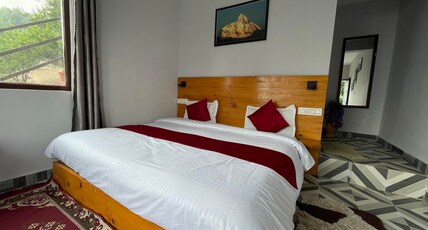 The Skadi Homestay Auli Room Type - Deluxe Room with double bed