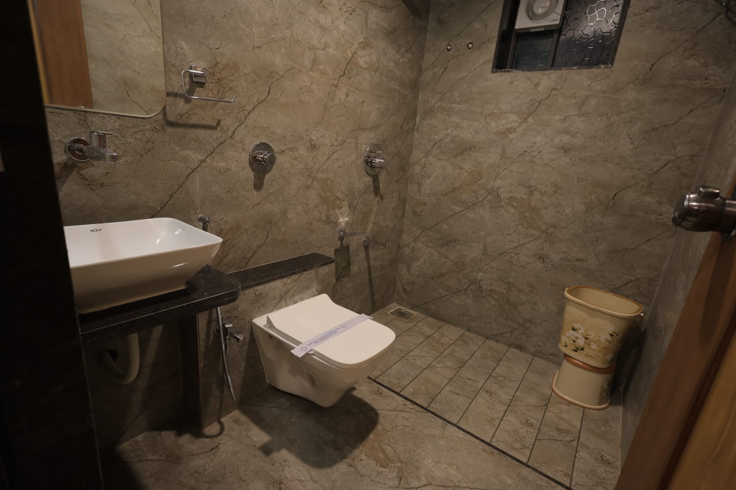 Hotel Aamantran - Tap to explore photos