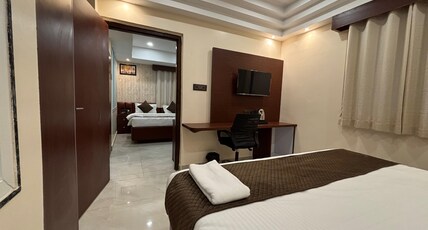 HOTEL THE SPARK Room Type - Suite Room with Bathtub and Balcony