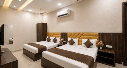 Hotel KR Near Golden Temple Room Type - Family Room With Parking