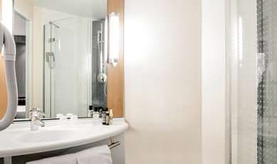 Ibis Paris Meudon Velizy Room Type - PREMIUM ROOM WITH A LARGE DOUBLE BED - FOREST VIEW Ibis Paris Meudon Velizy Room Type - PREMIUM ROOM WITH A LARGE DOUBLE BED - FOREST VIEW