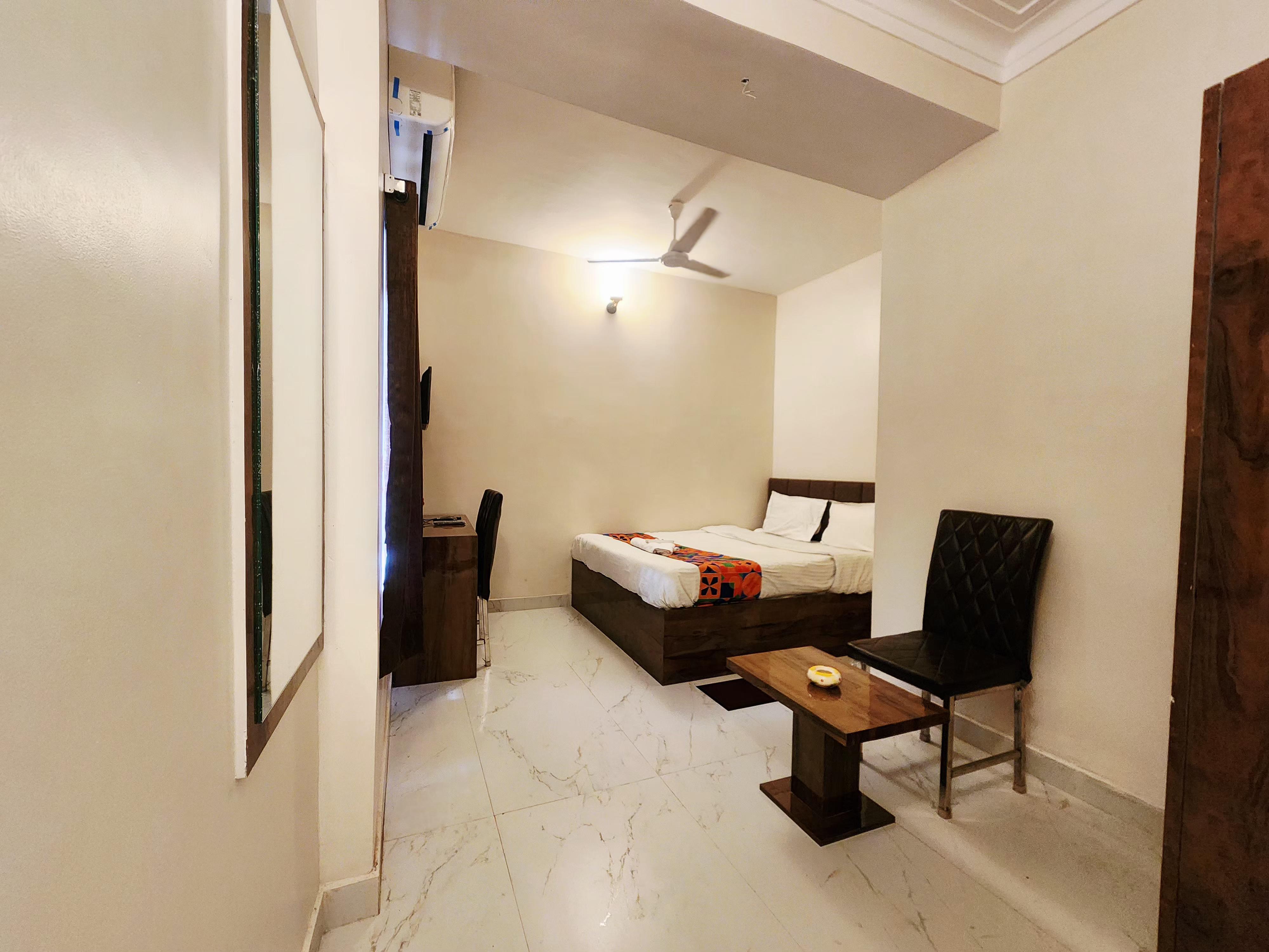Golden Retreat Guest House - Tap to explore photos