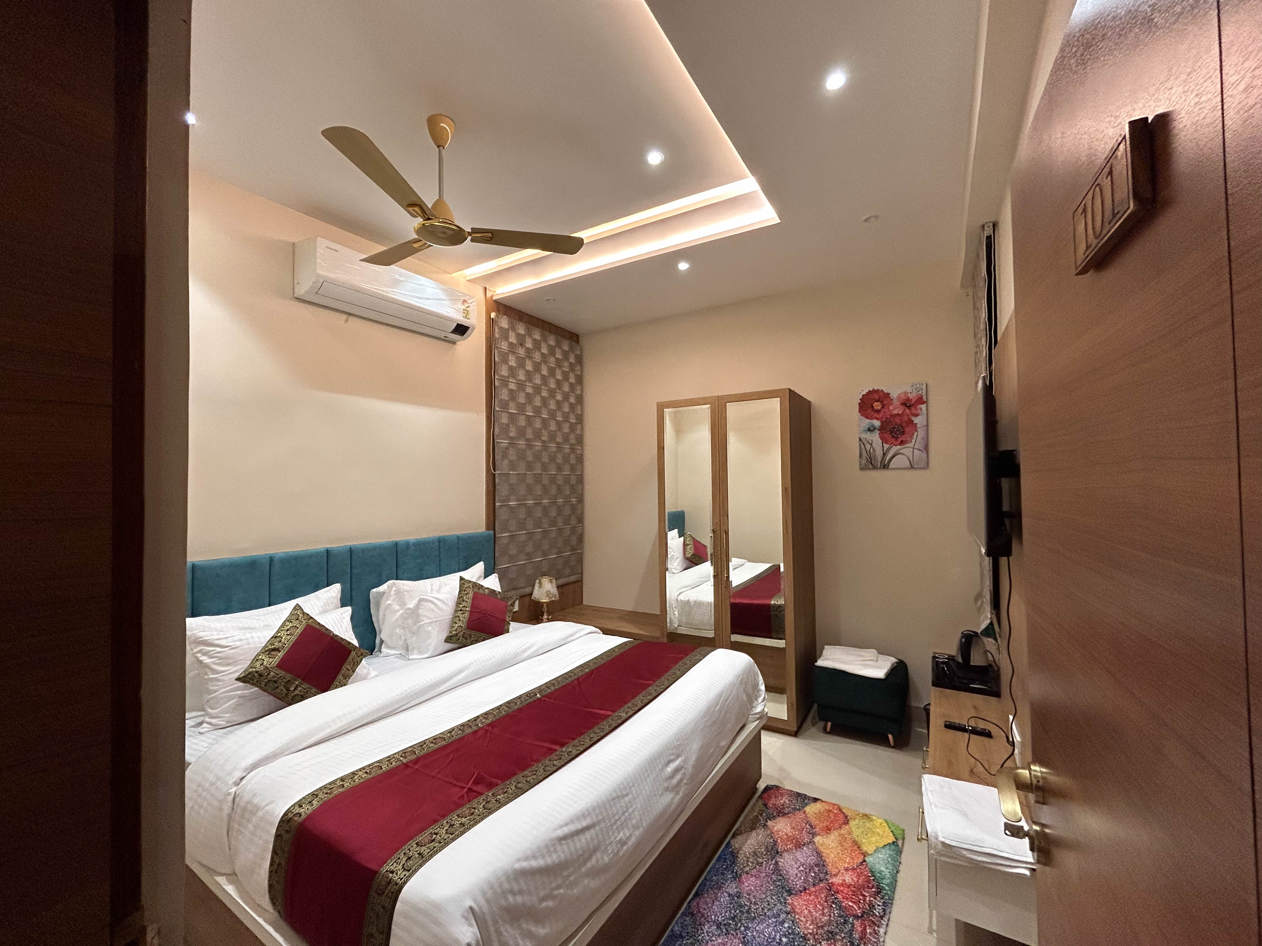 Golden Grove Homestay - Tap to explore photos