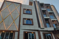 Hotel Aastha Shree Dham