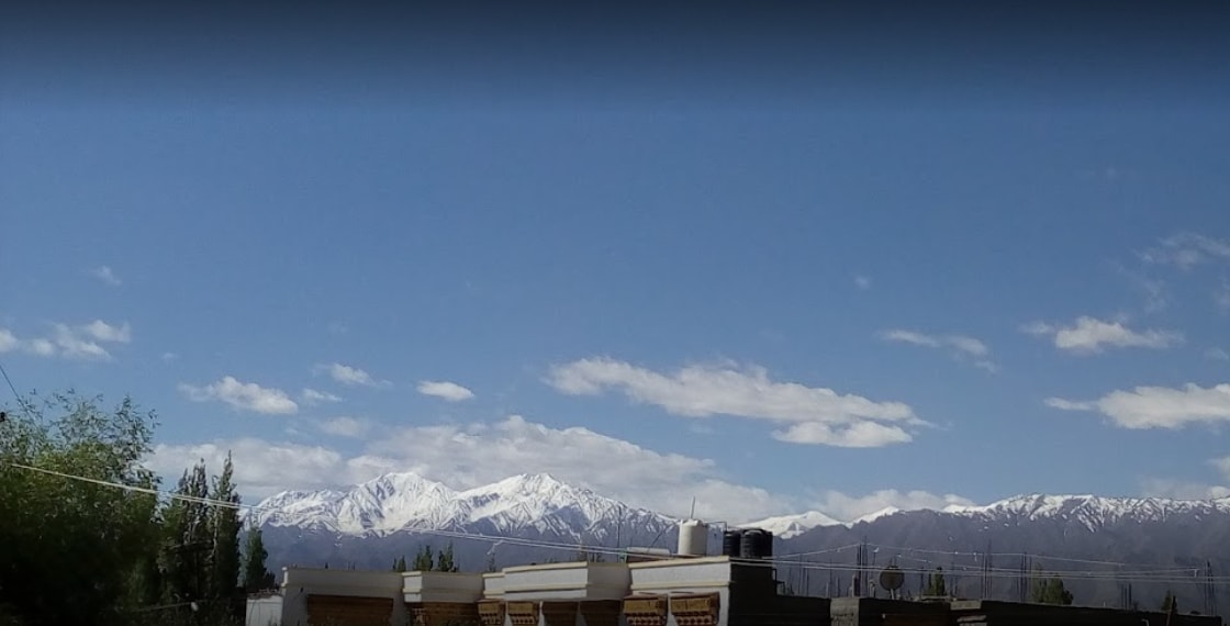 Hotel Mandal Chan - Tap to explore photos