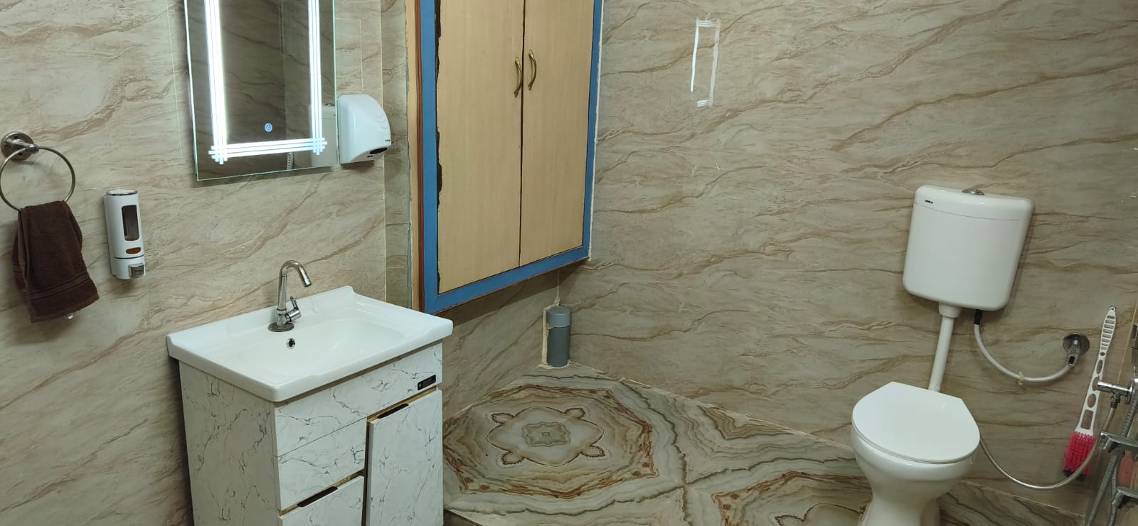 Saryu Homestay - Tap to explore photos