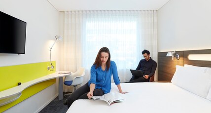 Holiday Inn Express SYDNEY MACQUARIE PARK Room Type - 1 King Standard with Free Breakfast