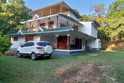 MYSPACE HOLIDAY INN-MUNNAR