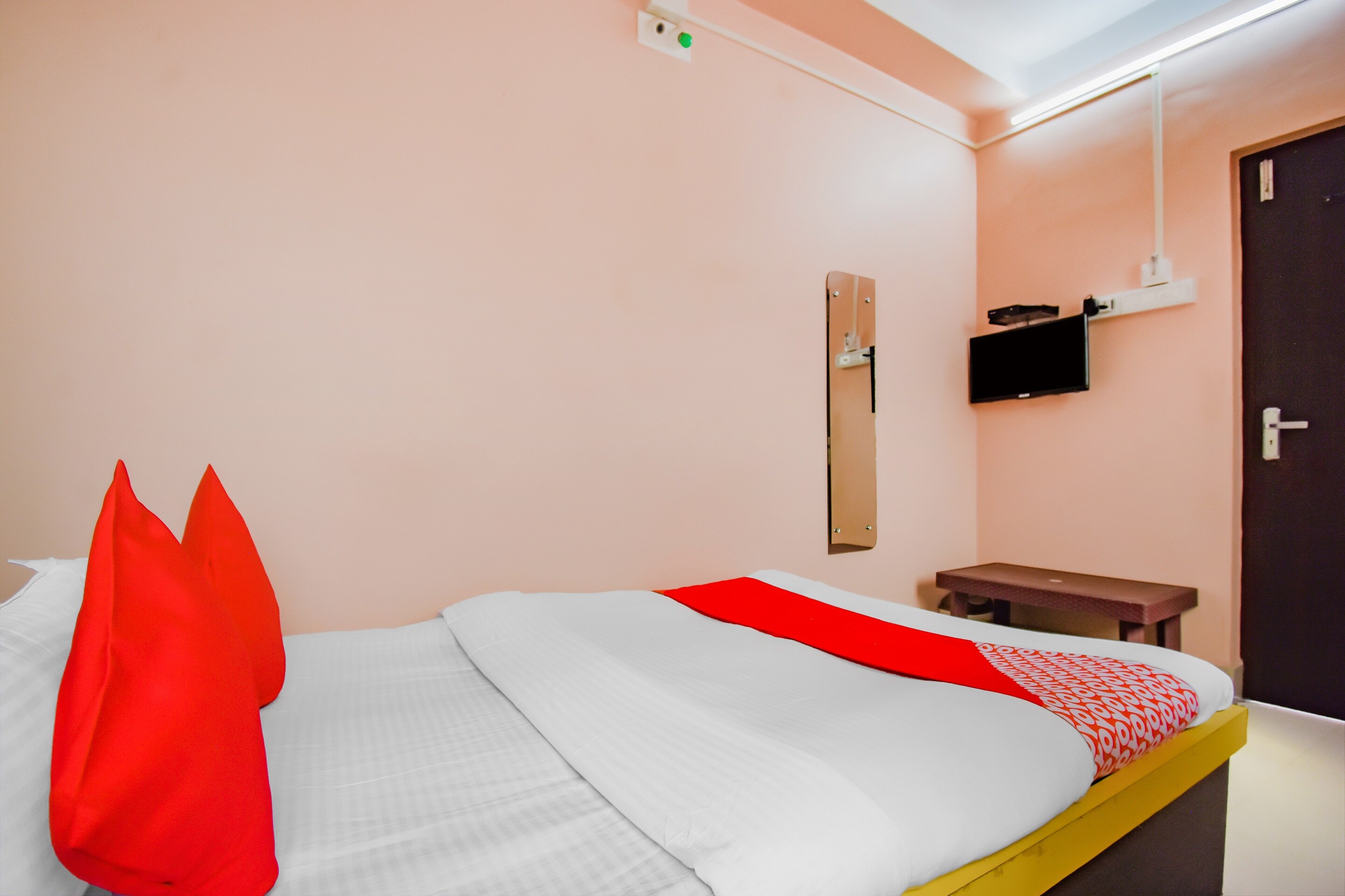 Hotel O Suncity - Tap to explore photos