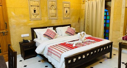 Hotel Wonbin Safari Room Type - Double Bed Balcony Fort View Room