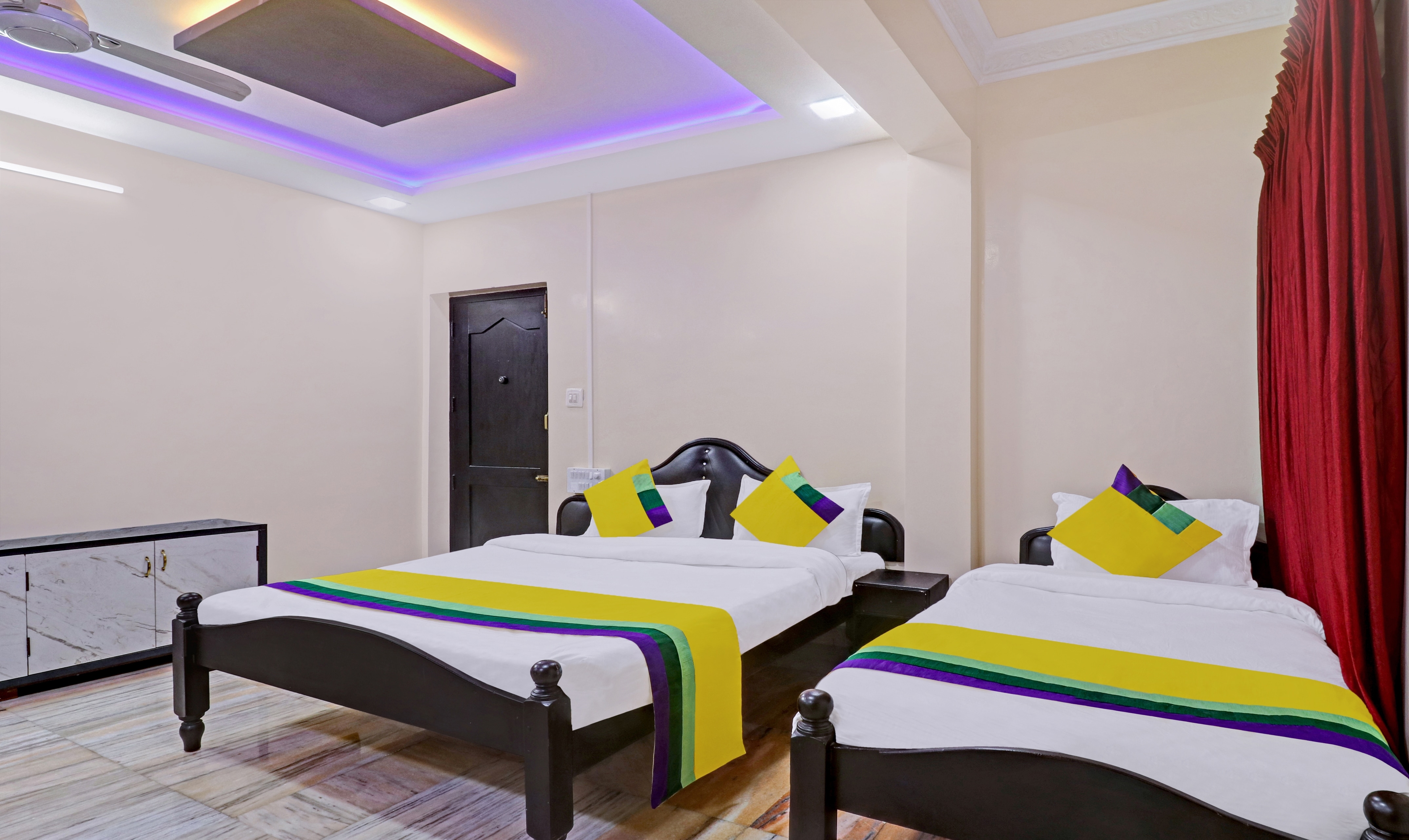 Itsy Hotels Hill Town, 500 Mtrs From Madikeri Fort - Tap to explore photos