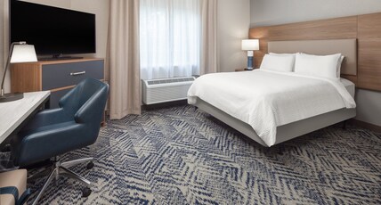 Candlewood Suites St. Robert, an IHG hotel Room Type - 1 Queen Studio Suite Communications Accessible Tub