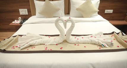 Hotel Radha Krishnam Vrindavan Room Type - Maharaja Suite