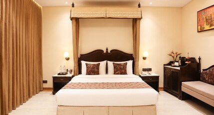 KK Royal Hotel & Convention Centre Room Type - Canopy Suite